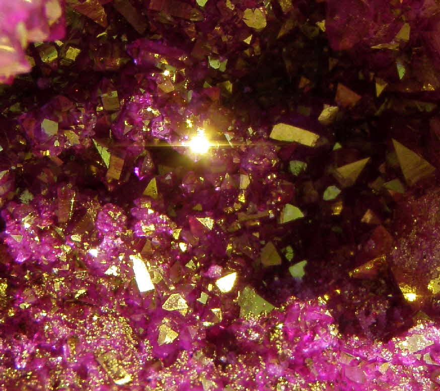 Amethyst in Gold-Pink 8 x 8 x 5 cm - 59 € mtl./K 450 €