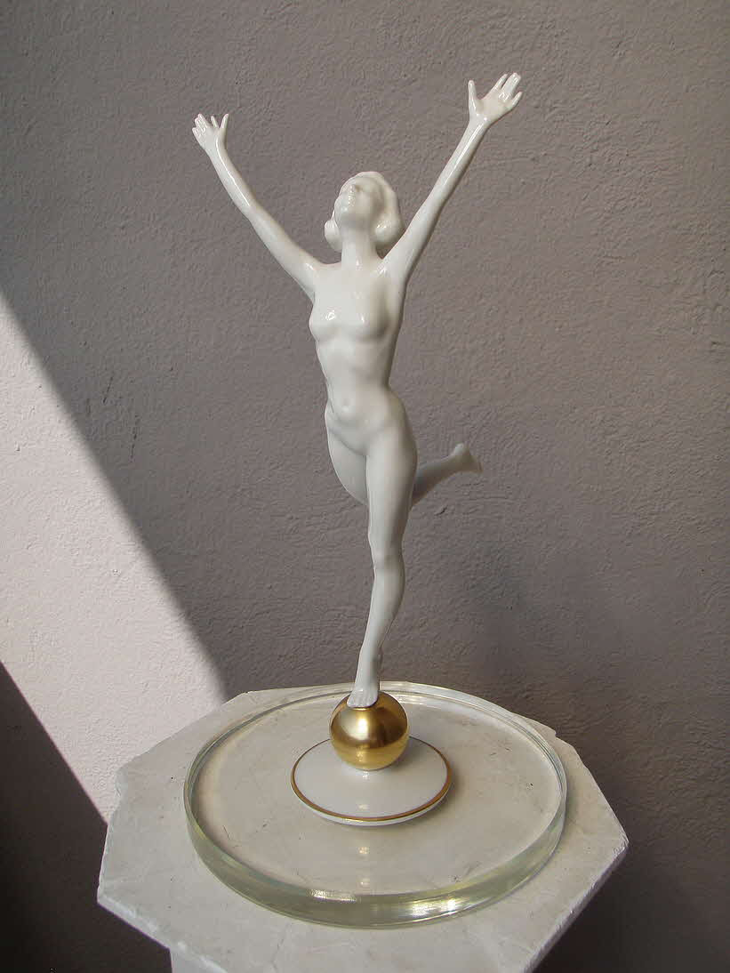 Gymnastik - 34 x 16 x 14 cm - Porzellan - Hutschenreuther um 1950 - nur kurzzeitiger Verleih - 59 € mtl./K 650 €